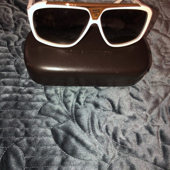 LV sunglasses - Picture 2 of 6